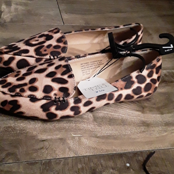 Shoes - Picture 2 of 5